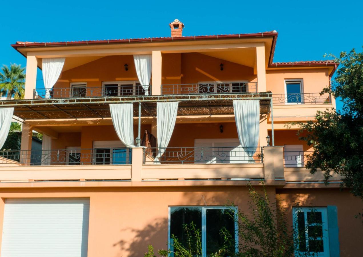 Apartments Villa Kristina Supetarska Draga Exterior photo