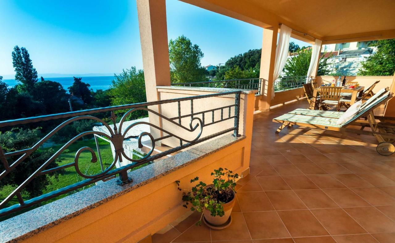 Apartments Villa Kristina Supetarska Draga Exterior photo