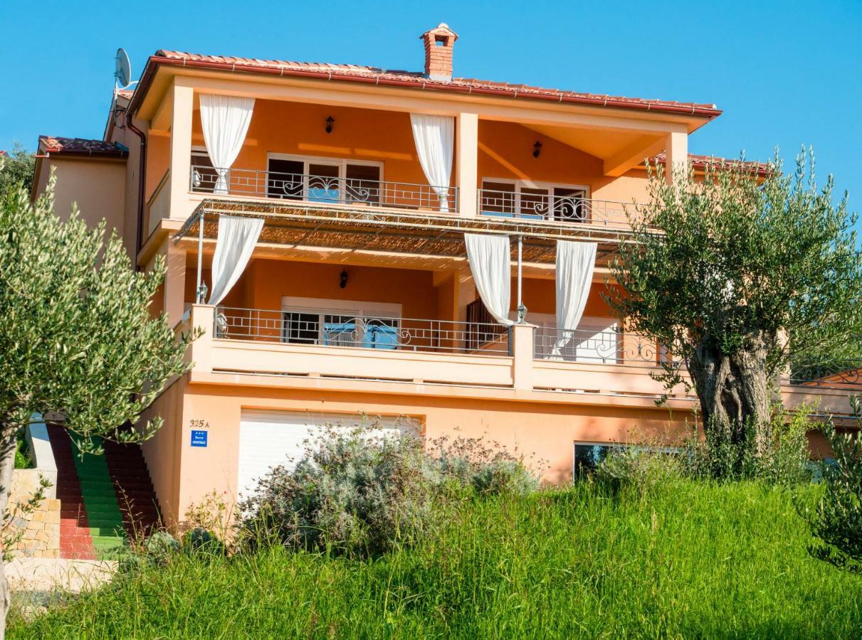 Apartments Villa Kristina Supetarska Draga Exterior photo