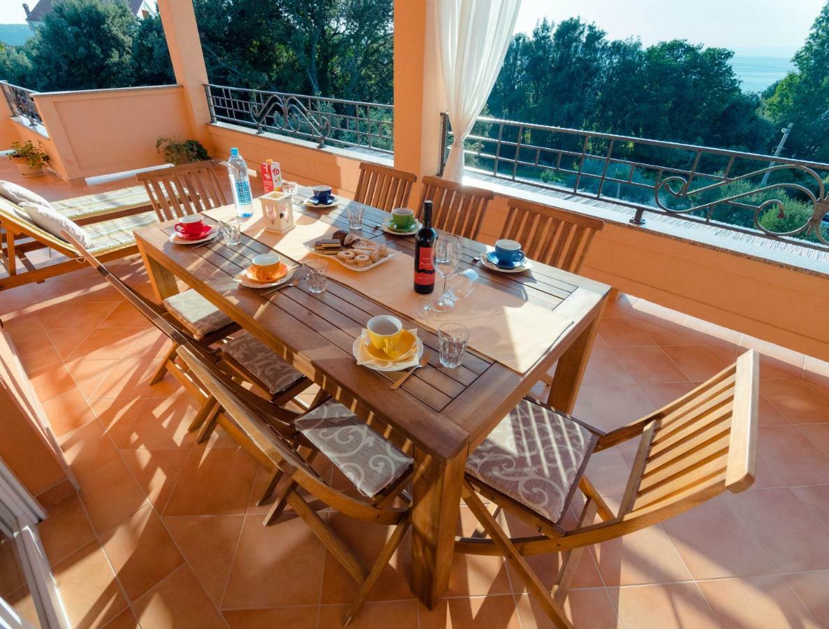 Apartments Villa Kristina Supetarska Draga Exterior photo
